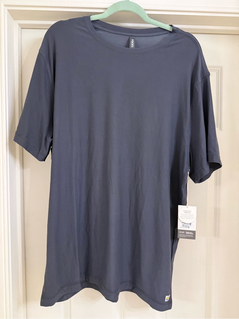 Vuori men’s strato tech tee XXL Moonlight color SOLD OUT